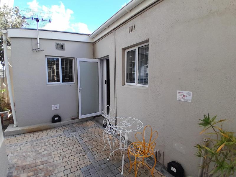 To Let 1 Bedroom Property for Rent in Green Point Western Cape